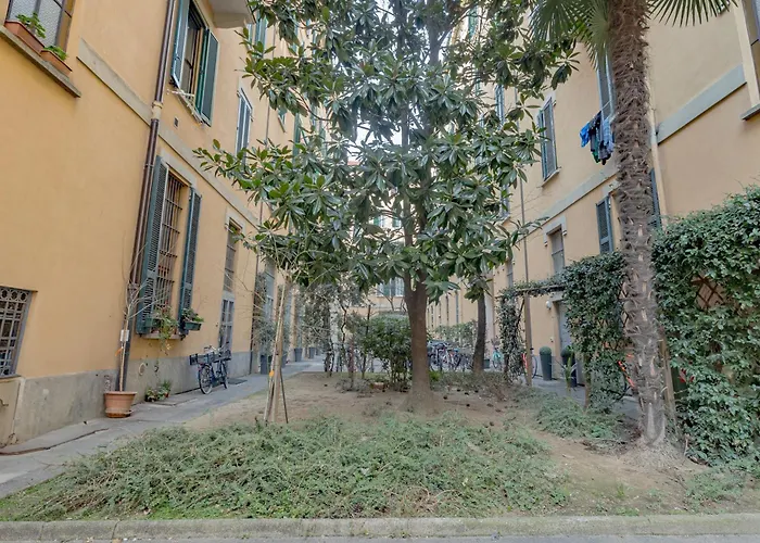 2 Bedroom Apartment - Buzzi Hospital, Sempione, MiCo, 100mt MetroM5